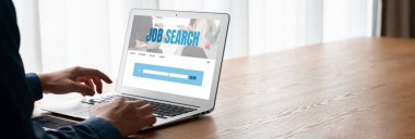 Çalışanların işe alım İnternet ağındaki iş fırsatlarını araması için mod web sitesinde online iş araması