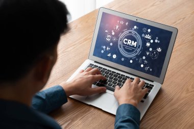 CRM işletme ve işletme için modern bilgisayarda müşteri ilişkileri yönetim sistemi