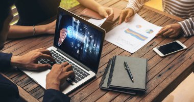 Kaliteli standartları karşılamak için mod çevrimiçi şirket işleri için uyum sistemi