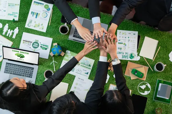 Affärssynergi Panoramautsikt Banner Affärsmän Hålla Hand Tillsammans Som Team Building — Stockfoto