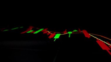 LED ekranda kapanış makro çekim hareketi, düşen borsa grafiği ekonomik krizi, azalan eğilim kırmızı düşüş göstergesi ve kar kaybı. Finansal kriz piyasa dengesizliğine yol açtı.