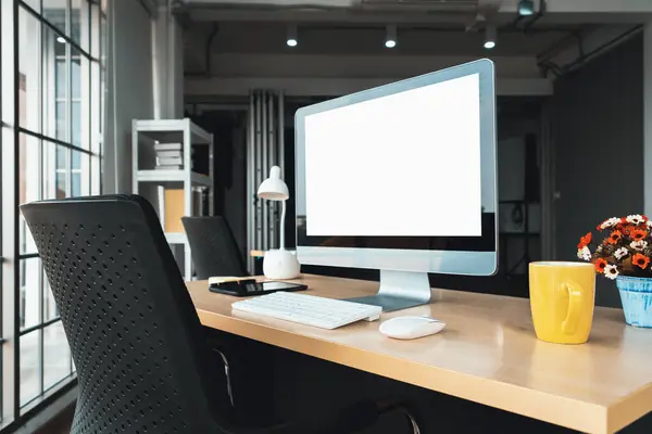 Leere Computerbildschirme Für Design Attrappen Modernen Kleinen Büroräumen Oder Heimbüros — Stockfoto