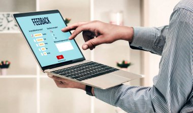 Müşteri geribildirim ve şirket işleri için mod bilgisayar yazılımı analizi