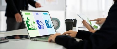 Model işletmelerin ESG çevresel yönetim politikası yüksek ESG puanı elde etmek için bir standart belirler