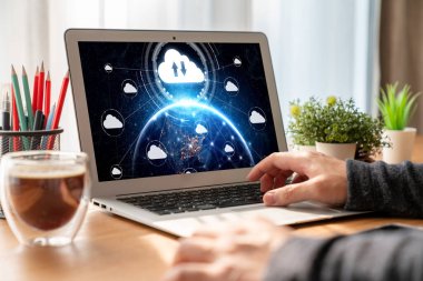 Mod uzak çalışma ve kişisel veri depolama için bulut hesaplama yazılımı