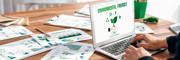 Empresário Verde Empresa Corporativa Planejamento Ecológico Ambientalmente Conservador Para Reduzir — Fotografia de Stock