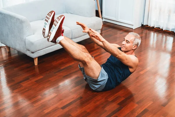 Athletic Sporty Senior Man Doing Exercise Floor Targeting Abs Home — Stock Photo, Image