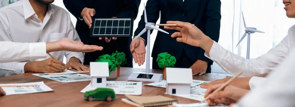 Встреча Бизнес Компании Зеленая Энергия Бизнесменами Планирующими Обсуждающими Маркетинг Устойчивого — стоковое фото
