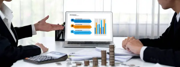 Business Intelligence Analyst Use Software Laptop Analyze Financial Data Dashboard — Stock Photo, Image