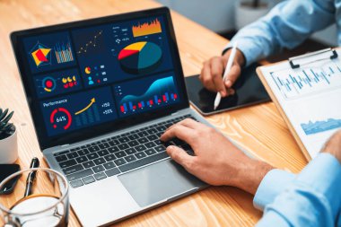 Fintech BI 'ın finansal veri analizi ya da iş zekası ekranından iş dünyası pazarlaması üzerinde çalışan iş adamlarının finansal veri analizine kadar. Çok titiz.