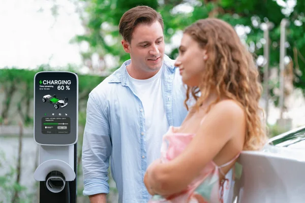 Happy Lovely Couple Eco Friendly Conscious Recharging Electric Vehicle Charging — Stock Photo, Image