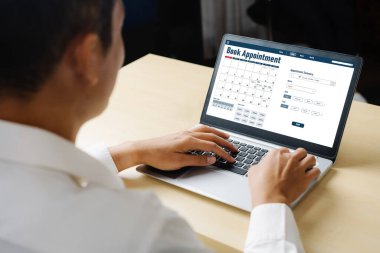 İnternet sitesindeki modish regrition için çevrimiçi aplikasyon rezervasyon takvimi