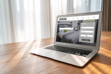 Çevrimiçi otel konaklama rezervasyon sitesi mod rezervasyon sistemi sağlar. Seyahat teknolojisi kavramı .