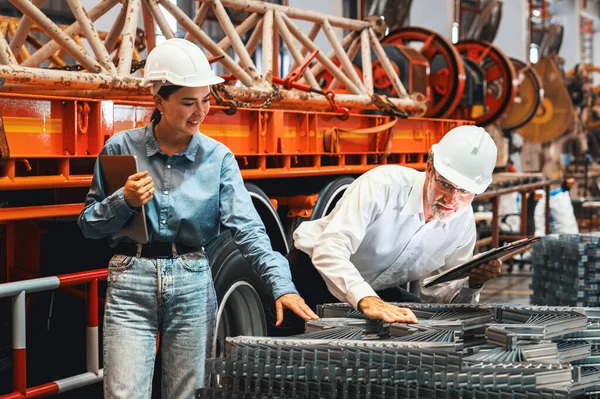 Metalwork Manufacturing Factory Manager Oversees Highest Quality Metal Steel Frame — Stock Photo, Image