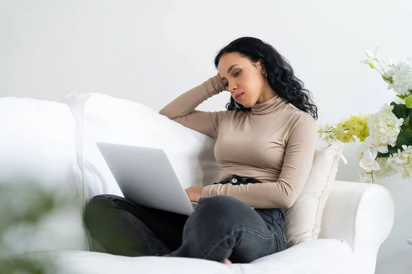 Young African American Woman Feels Depressed While Looking Crucial Work — Stock Photo, Image