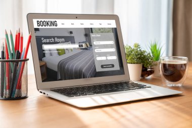 Çevrimiçi otel konaklama rezervasyon sitesi mod rezervasyon sistemi sağlar. Seyahat teknolojisi kavramı .