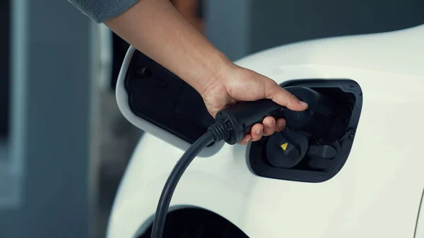 Progressive Man Attaches Emission Free Power Connector Battery Electric Vehicle — Stock Photo, Image