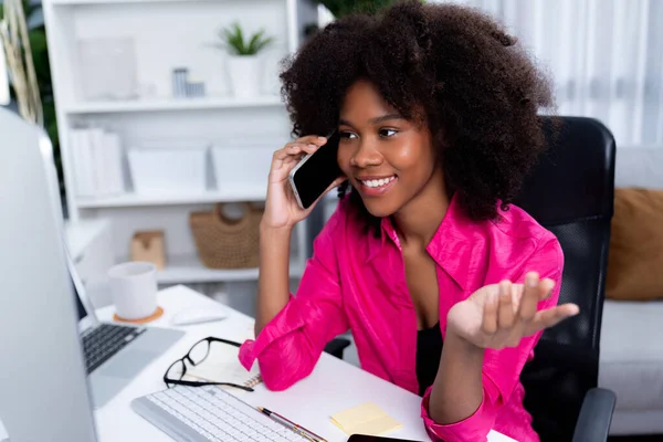 African Woman Talking Coworker Friend Phone Looking Screen Happy Face — Stock Photo, Image