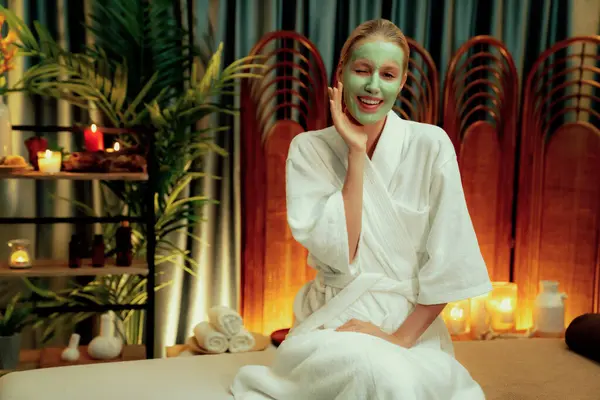 Serene Ambiance Spa Salon Woman Customer Indulges Rejuvenating Luxurious Face — Stock Photo, Image