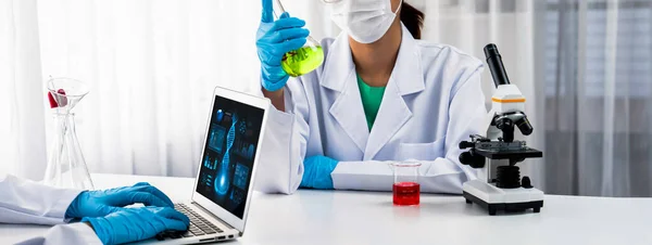 Equipo Investigación Laboratorio Promueve Atención Médica Con Experiencia Científica Equipo — Foto de Stock