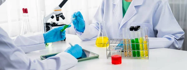 Laboratory Researcher Team Advance Healthcare Scientific Expertise Laboratory Equipment Researching — Stock Photo, Image
