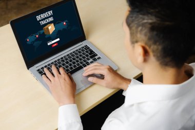 Ürün nakliyesi ve teslimatı için e-ticaret ve mod çevrimiçi iş izleme sistemi