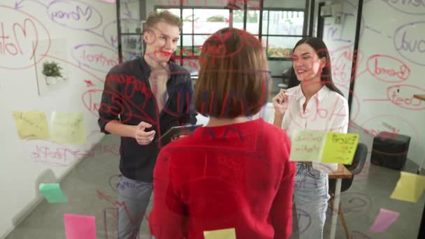 Kreativ Start Team Brainstorming Marknadsföring Idé Medan Kooperativ Kaukasisk Affärsman — Stockvideo