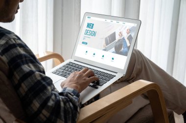Web sitesi tasarım yazılımı çevrimiçi perakende ticaret ve e-ticaret için model şablonu sağlar