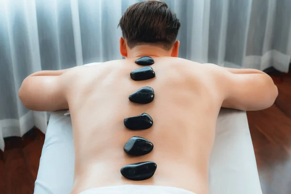 Massagem Pedra Quente Salão Spa Resort Luxo Com Serenidade Dia — Fotografia de Stock