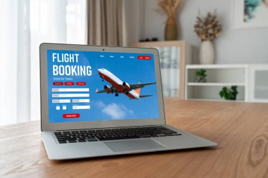 Online uçuş rezervasyon sitesi mod rezervasyon sistemi sağlar. Seyahat teknolojisi kavramı .