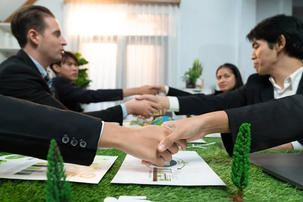Handshaking Green Business Partnership Meeting Table Made Successful Corporate Solution — Stock Photo, Image