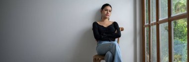 Depresyondaki zihinsel sağlık sorunu olan genç Asyalı kadın aşırı düşünme yorgunluğu, yıkıcı düşünce, asosyal, kaygı ve diğer akıl sağlığı bozukluklarından en yüksek tedaviye ihtiyaç duyuyor. .