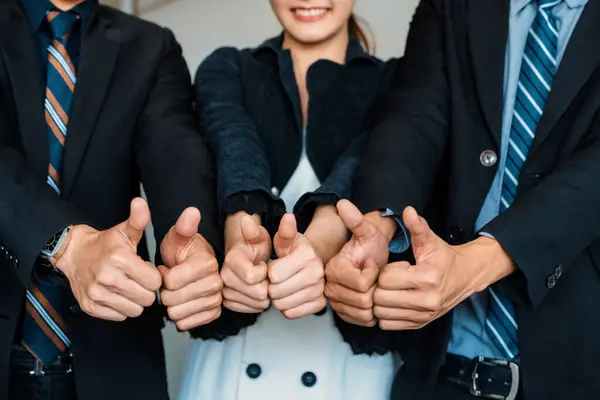 Многие Счастливые Деловые Люди Делают Большие Пальцы Вверх Знак Объединить — стоковое фото