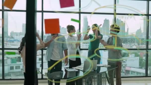 Gruppo Professionisti Felici Business Team Batti Cinque Con Colleghi Tavola — Video Stock