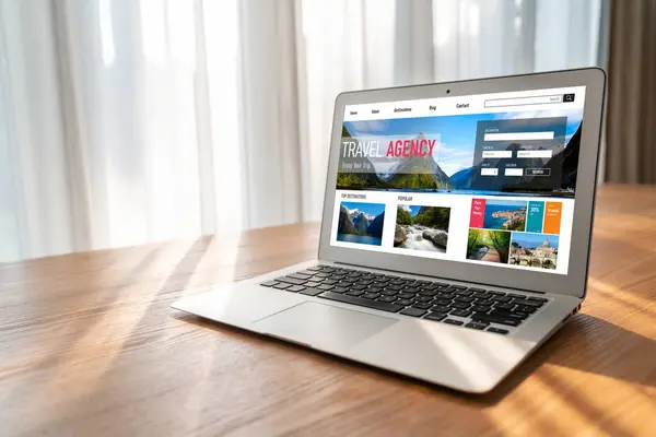 Model arama ve seyahat planlama için internet sitesi uçuş, otel ve tur rezervasyonları için anlaşma ve paket sunuyor