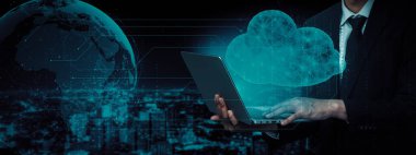 İş ağı konsepti için bulut bilgisayar teknolojisi ve çevrimiçi veri depolama. Bilgisayar, bulut veri transferi için internet sunucusuna 3 boyutlu fütüristik grafik arayüzü ile bağlanır. uds