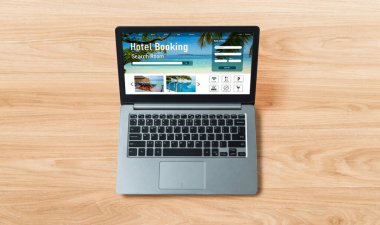 Çevrimiçi otel konaklama rezervasyon sitesi mod rezervasyon sistemi sağlar. Seyahat teknolojisi kavramı .