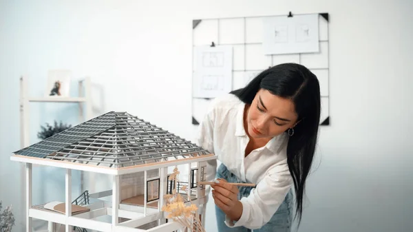 Young Beautiful Caucasian Architect Engineer Turns House Model Inspect House — Stock Photo, Image