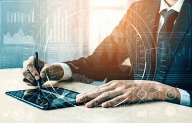 İş Mali Analitik Konsepti için Büyük Veri Teknolojisi. Modern arayüz ekranda iş satış raporları, kâr tablosu ve borsa eğilimleri analizleri hakkında muazzam bilgiler gösteriyor. uds