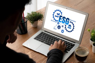 Model işletmelerin ESG çevresel yönetim politikası yüksek ESG puanı elde etmek için bir standart belirler