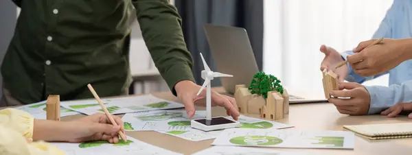 Windmolen Model Vertegenwoordigd Hernieuwbare Energie Houten Blok Vertegenwoordigd Eco Stad — Stockfoto