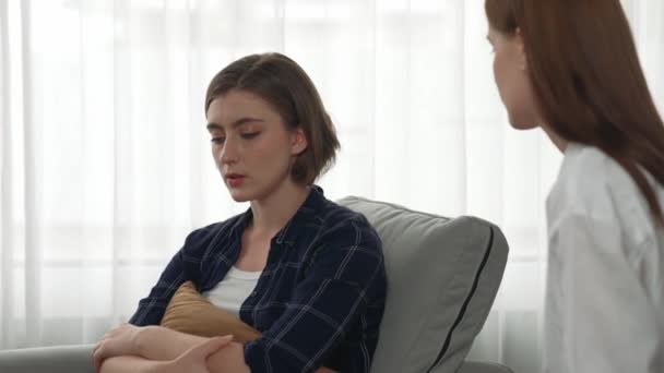 Destekleyici Rahatlatıcı Eller Depresif Hastayı Neşelendiriyor Empati Kurarak Stres Yapıyor — Stok video