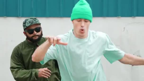 Hip Hop Koreograf Grubunun Yakın Çekimi Wall Sokak Dansı Yapıyor — Stok video