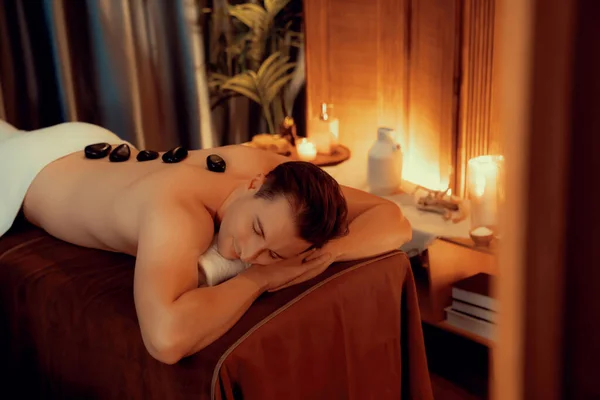 Hot Stone Massage Spa Salon Luxe Resort Met Warme Kaars — Stockfoto