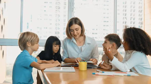 Professional Caucasian Teacher Telling Story Diverse Student While Sitting Table — Stock Photo, Image