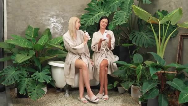 Giardino Termale Tropicale Esotico Con Vasca Bagno Hotel Moderno Resort — Video Stock