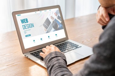 Web sitesi tasarım yazılımı çevrimiçi perakende ticaret ve e-ticaret için model şablonu sağlar