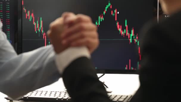 Slow Motion Dos Inversores Negocios Unen Mano Compañía Comercio Acciones — Vídeos de Stock