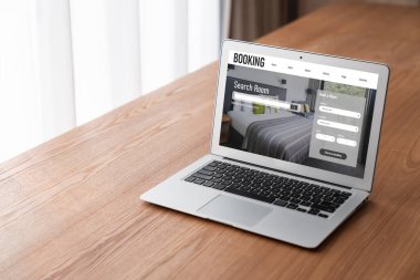 Çevrimiçi otel konaklama rezervasyon sitesi mod rezervasyon sistemi sağlar. Seyahat teknolojisi kavramı .