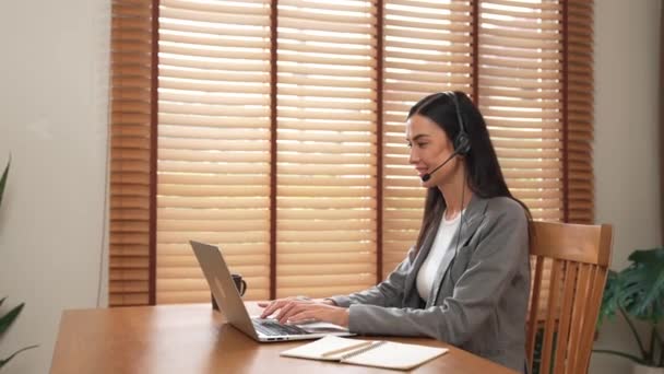 Kobieta Operator Call Center Lub Obsługa Klienta Personel Helpdesk Pracujący — Wideo stockowe